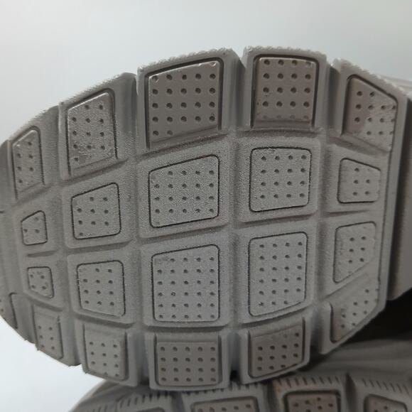 Skechers Martha Stewart Boots Womens Size 9 Taupe Fur Lined Hiking SN 188013 - Picture 8 of 11